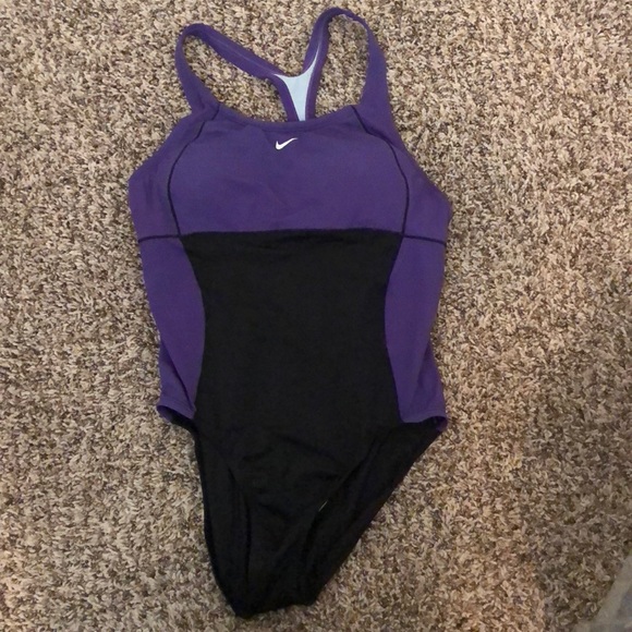 nike padded swimsuit